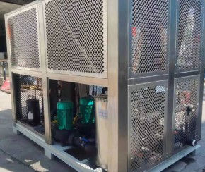 黃金煙葉公司使用的不銹鋼集中供水冷水機(jī)組兩臺(tái)